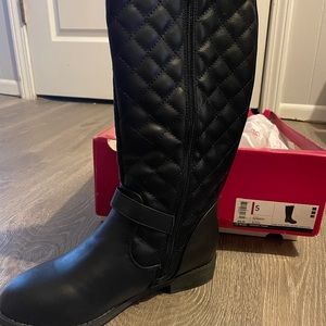 Girls boots size 5